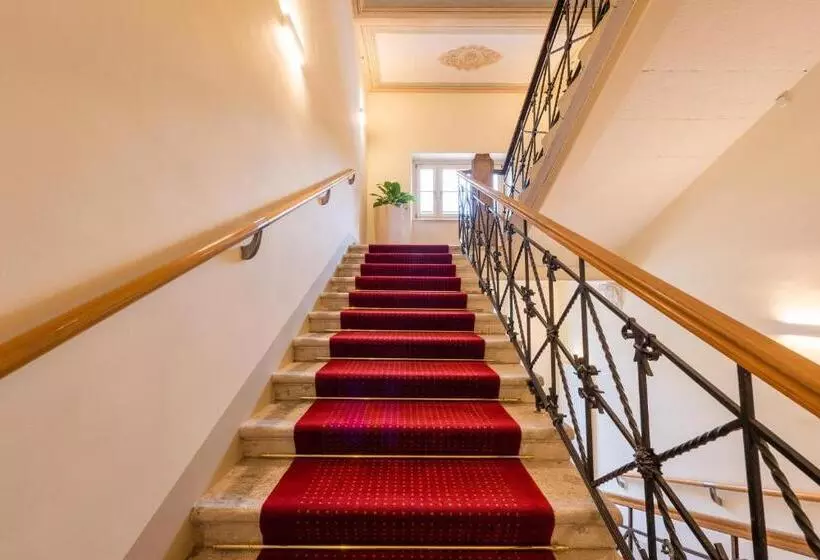 پانسیون Guesthouse   Cultural Center Gustav Mahler