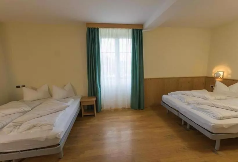 پانسیون Guesthouse   Cultural Center Gustav Mahler