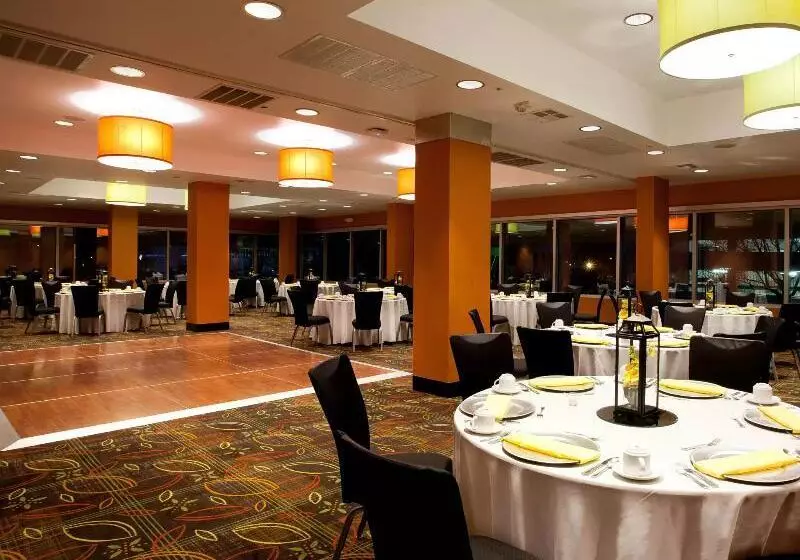 Отель 17 West , Ascend  Collection