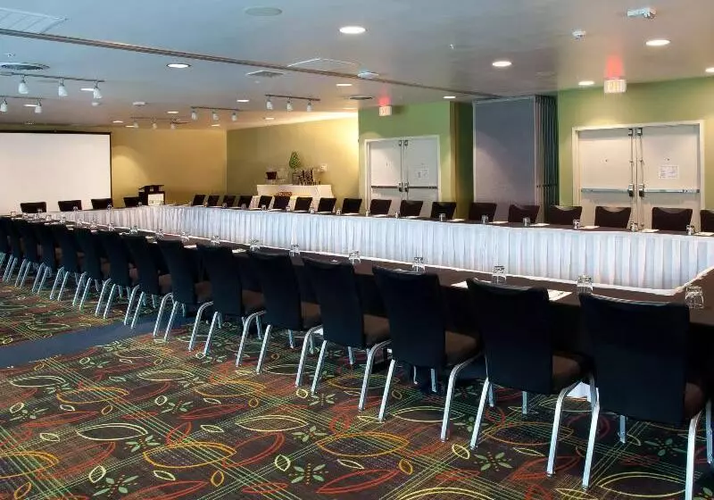 Отель 17 West , Ascend  Collection