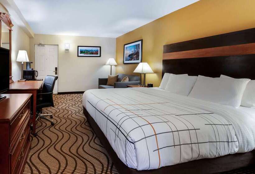 هتل La Quinta Inn By Wyndham Sandusky Near Cedar Point