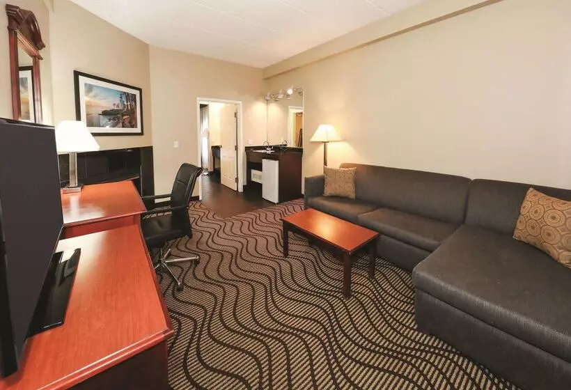 Hotel La Quinta Inn By Wyndham Sandusky Near Cedar Point