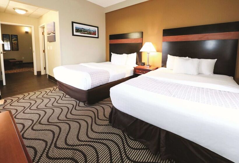 هتل La Quinta Inn By Wyndham Sandusky Near Cedar Point