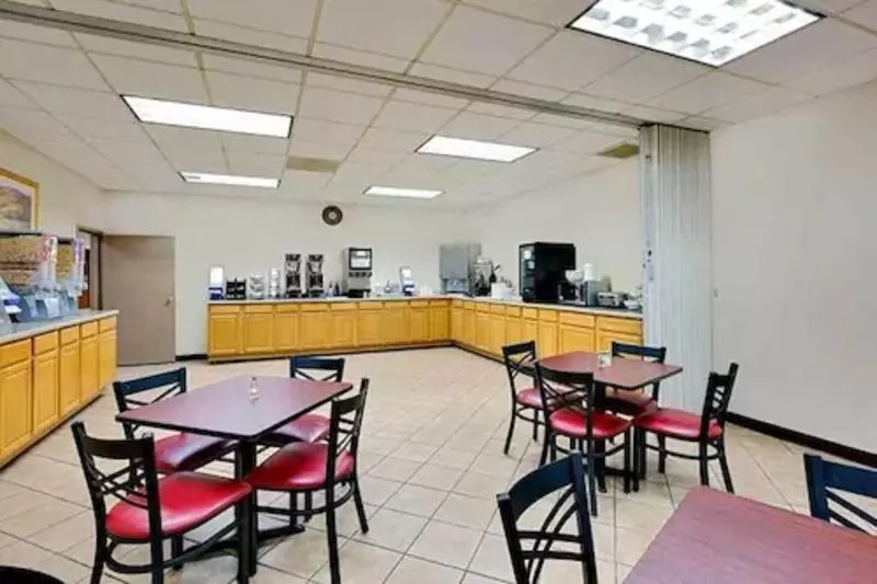 酒店 Norwood Inn And Suites Worthington