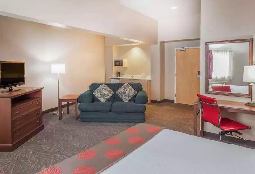 Ramada By Wyndham Hammond Hotel & Conference Center