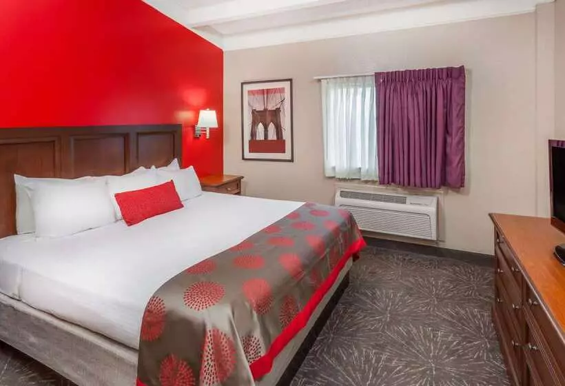 Ramada By Wyndham Hammond Hotel & Conference Center