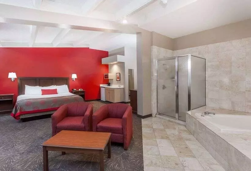 Ramada By Wyndham Hammond Hotel & Conference Center