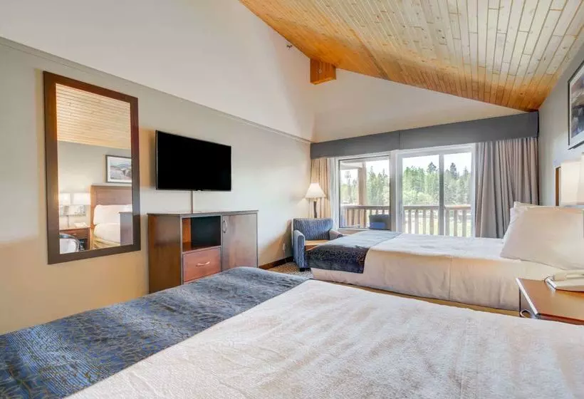 Отель The Pine Lodge On Whitefish River