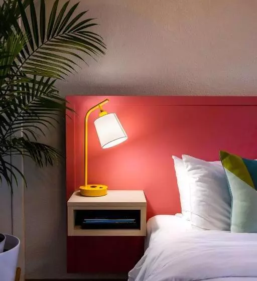 モーテル Queen's Court Inn