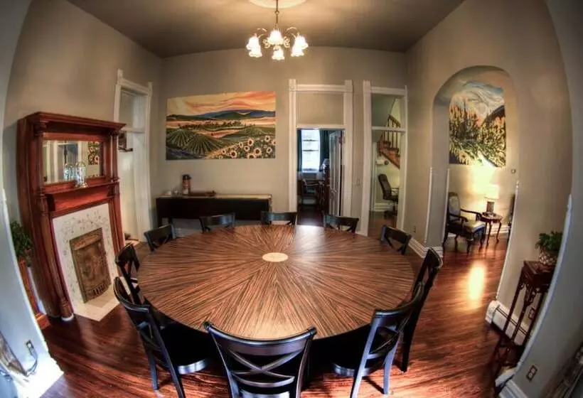 Queen Anne Bed And Breakfast