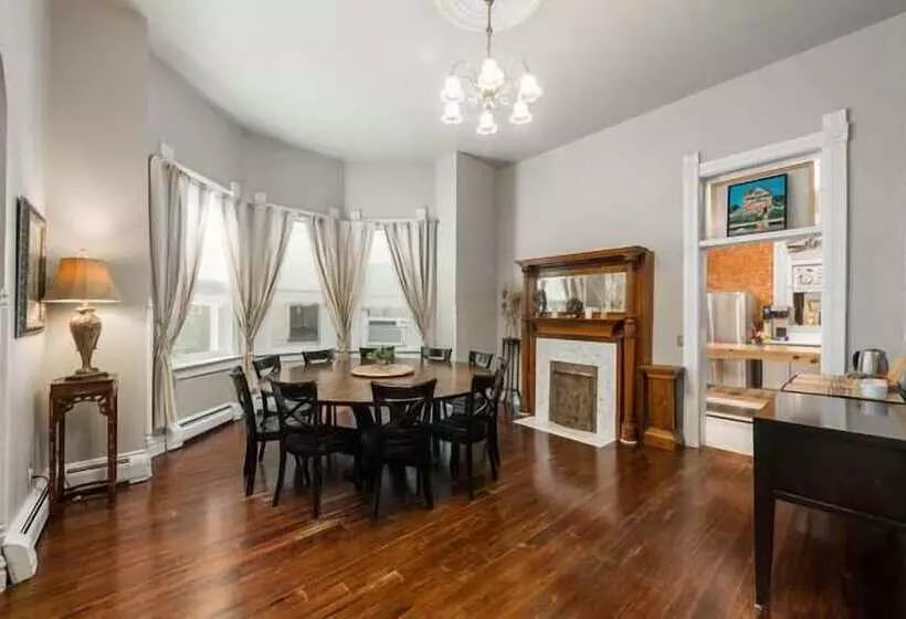 Queen Anne Bed And Breakfast