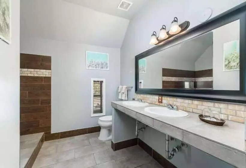 Queen Anne Bed And Breakfast