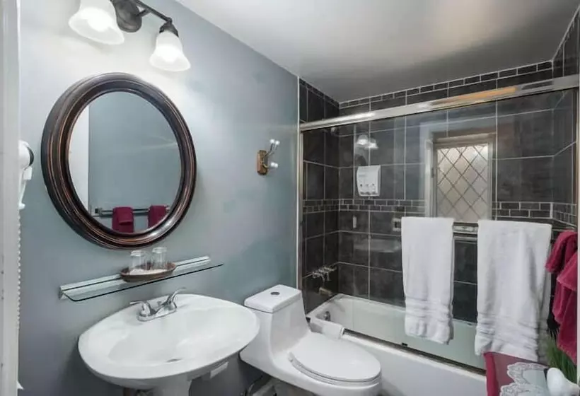 Queen Anne Bed And Breakfast