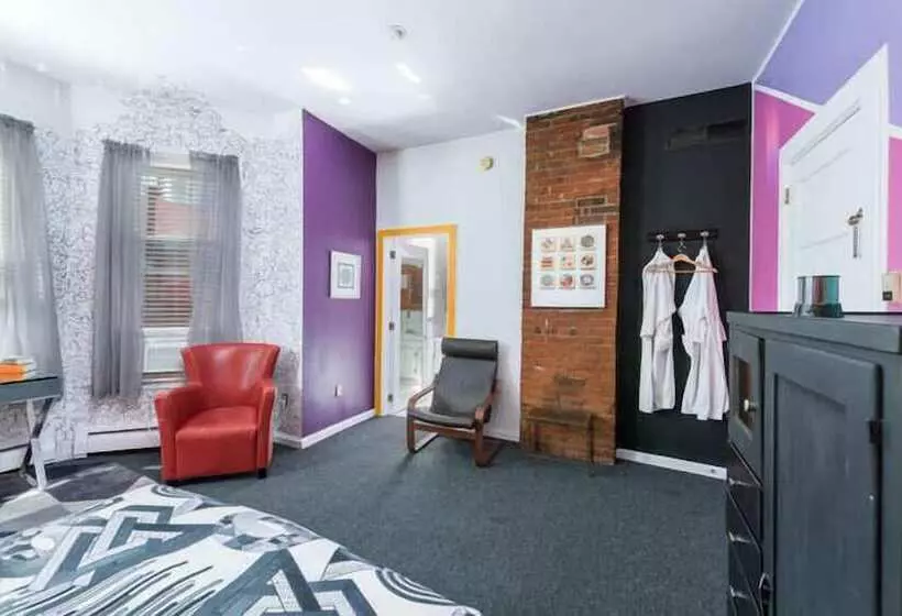 Queen Anne Bed And Breakfast