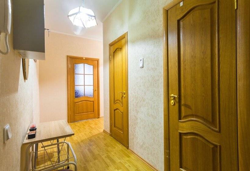 Apartment On Budapeshtskaya 7