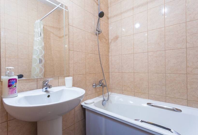 Apartment On Budapeshtskaya 7