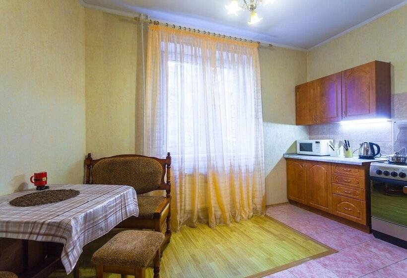 Apartment On Budapeshtskaya 7