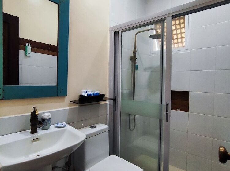 هتل Paradores Del Castillo