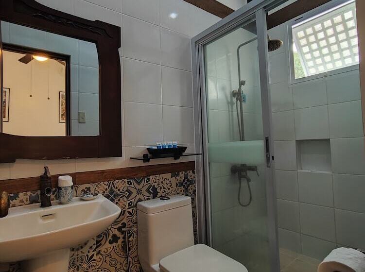 هتل Paradores Del Castillo