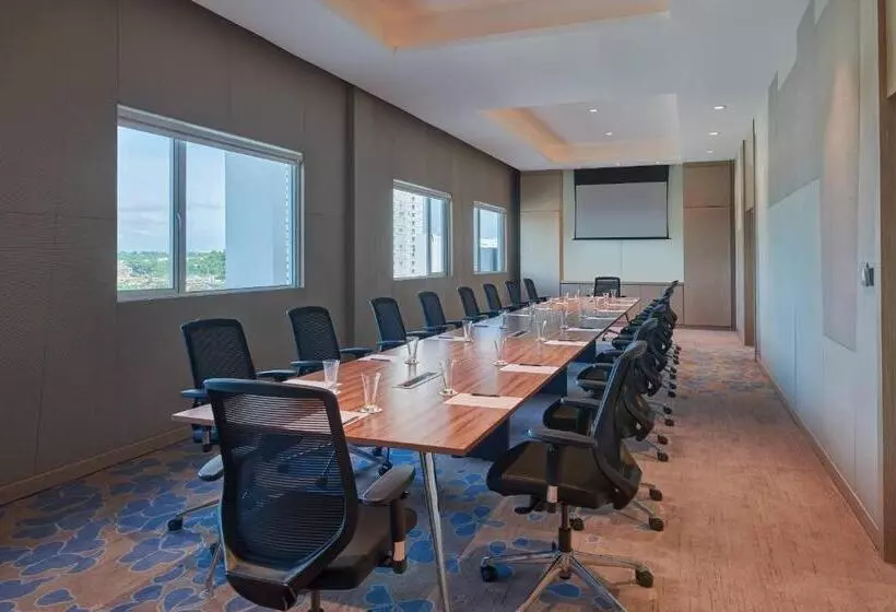 Hotelli Fairfield By Marriott Bintulu Paragon