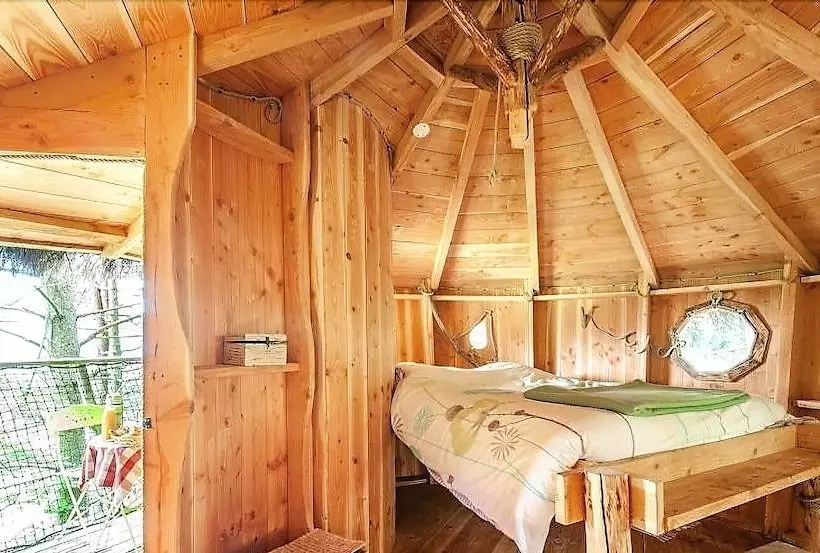 ベッドアンドブレックファースト Cabanes Et Yourtes De La Vallée De L Ance