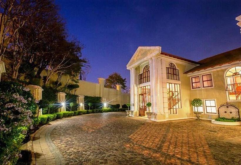 בית מלון כפרי Cricklewood Apartments