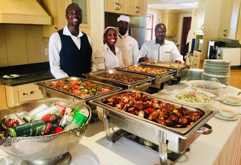 בית מלון כפרי Cricklewood Apartments