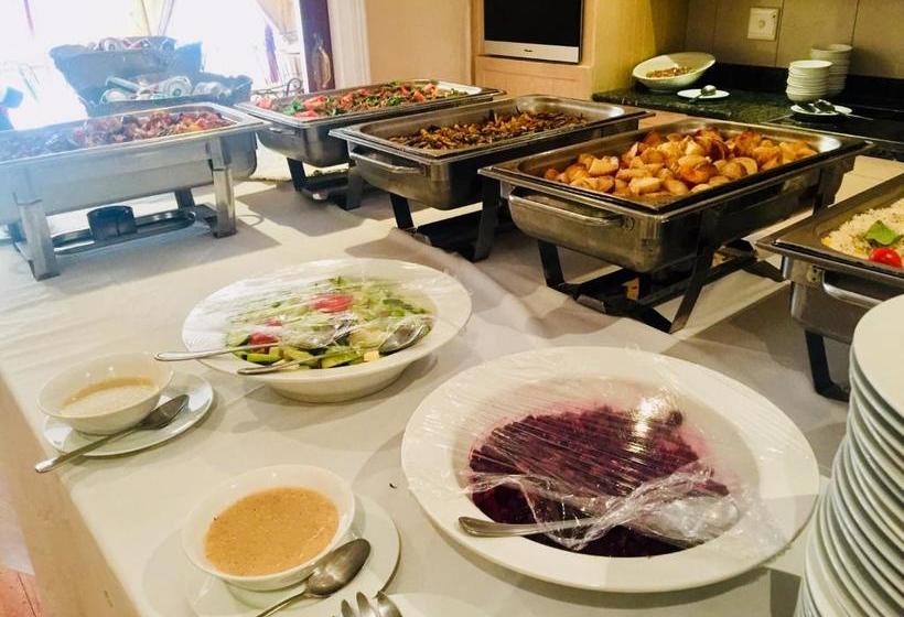 בית מלון כפרי Cricklewood Apartments