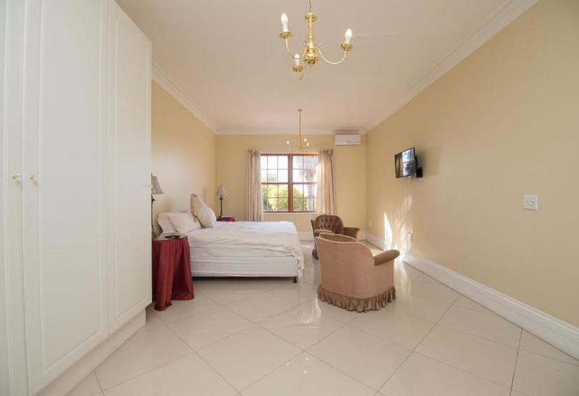 בית מלון כפרי Cricklewood Apartments