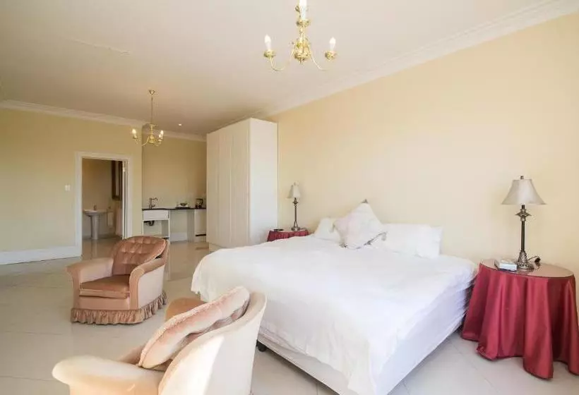 ホテル Cricklewood Apartments