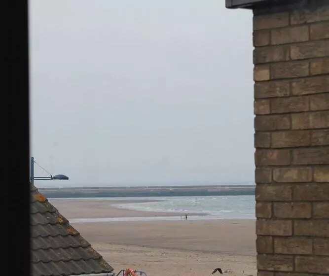 پانسیون Eastwatch Guesthouse