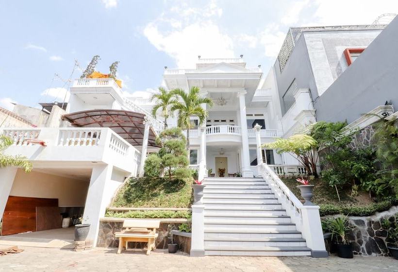 Pensionat Hog Batu Guest House Syariah