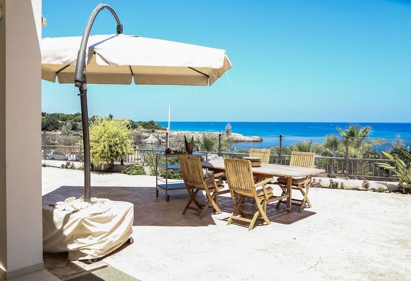 Phaedrus Living: Seaside Luxury Villa Anafi