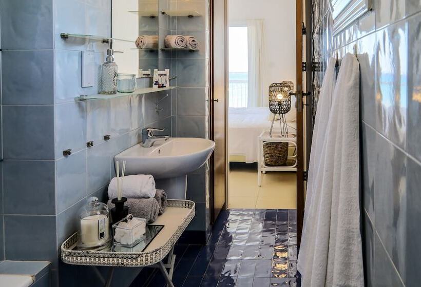 Phaedrus Living: Seaside Luxury Villa Anafi