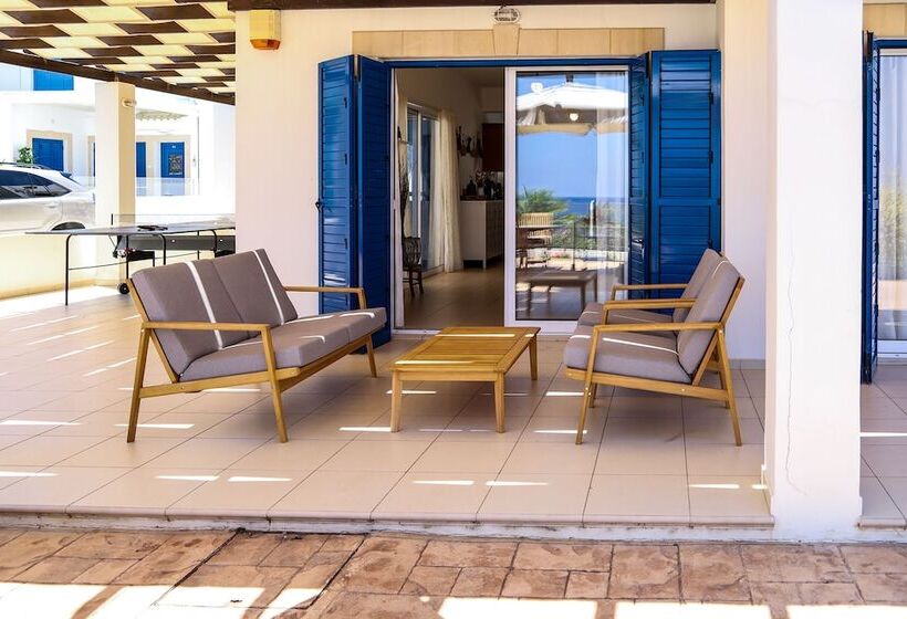 Phaedrus Living: Seaside Luxury Villa Anafi