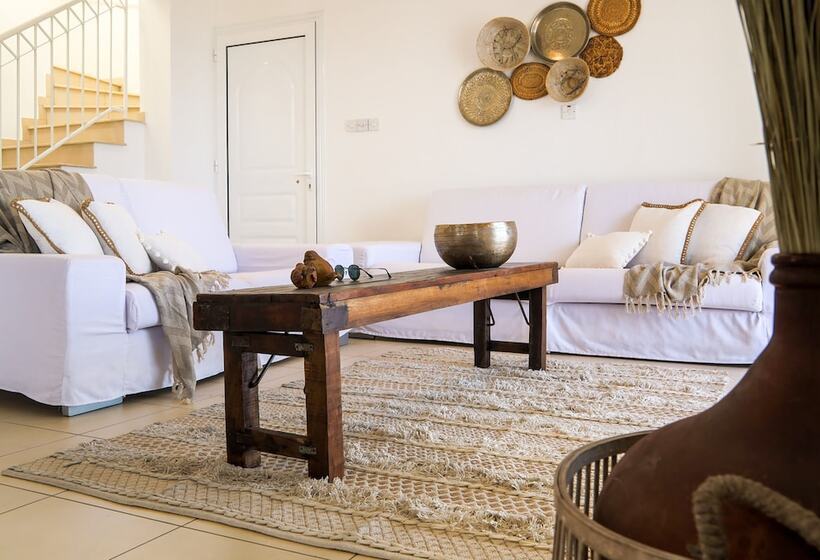 Phaedrus Living: Seaside Luxury Villa Anafi