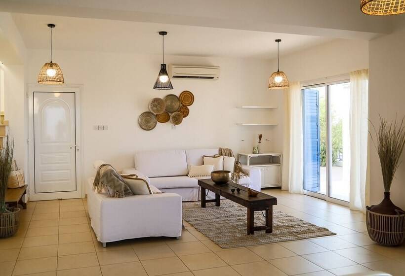 Phaedrus Living: Seaside Luxury Villa Anafi