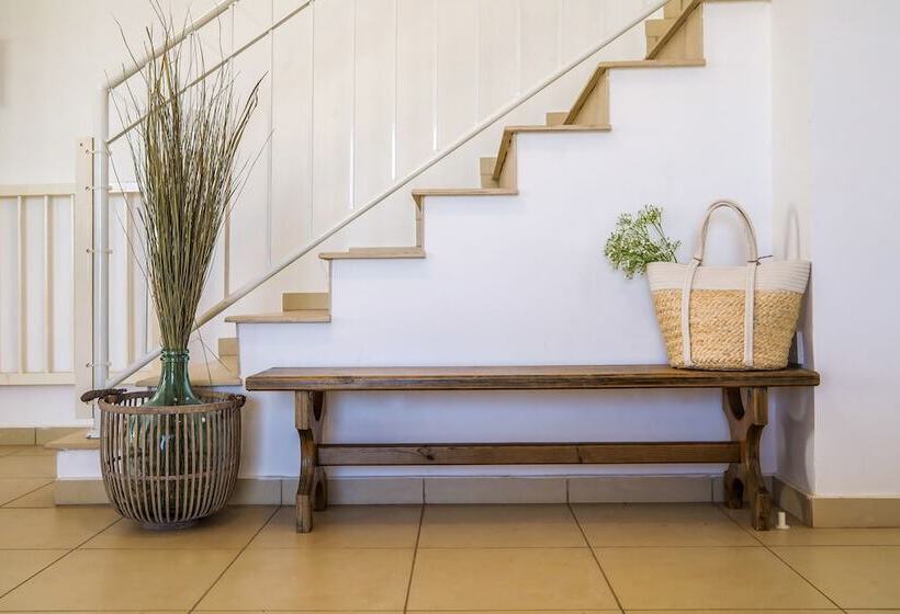 Phaedrus Living: Seaside Luxury Villa Anafi