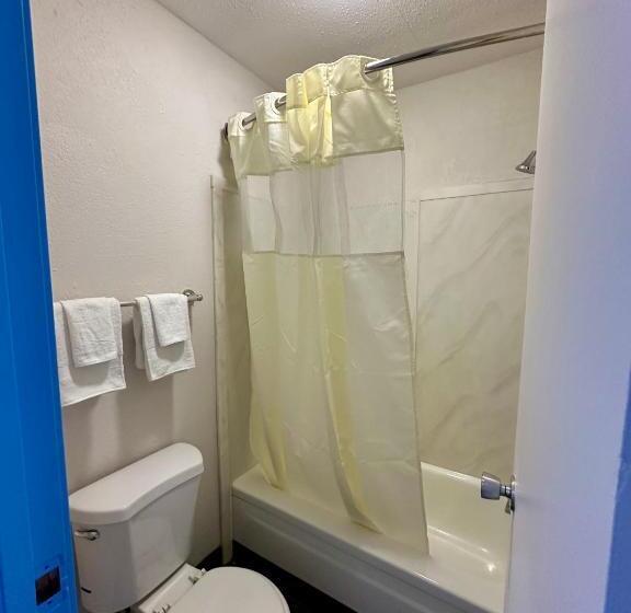 فندق American Inn & Suites Bishop Airport Flint