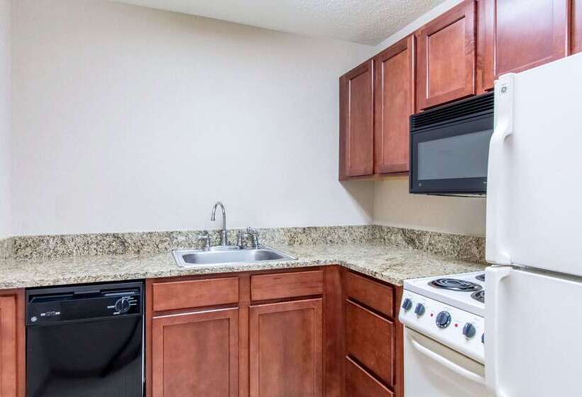 فندق Comfort Inn East