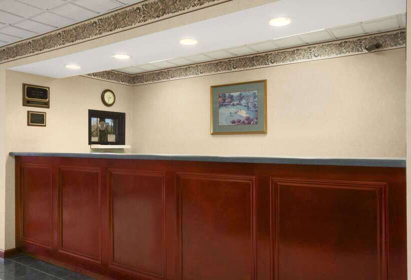 Отель Days Inn By Wyndham Lexington Columbia