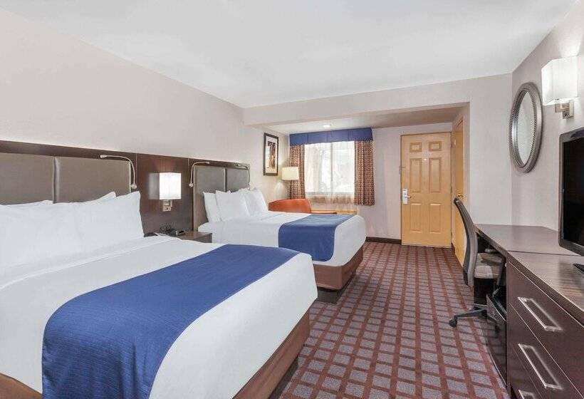 Отель Days Inn By Wyndham Woodbury Long Island