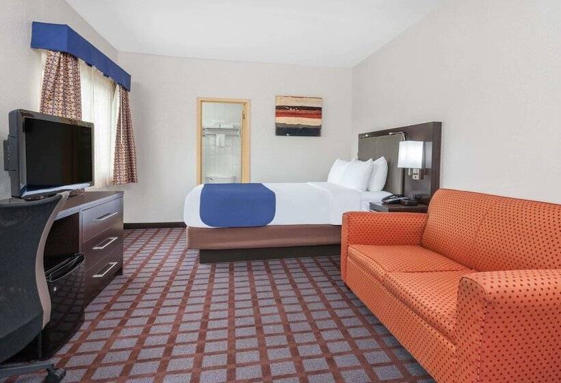 Отель Days Inn By Wyndham Woodbury Long Island