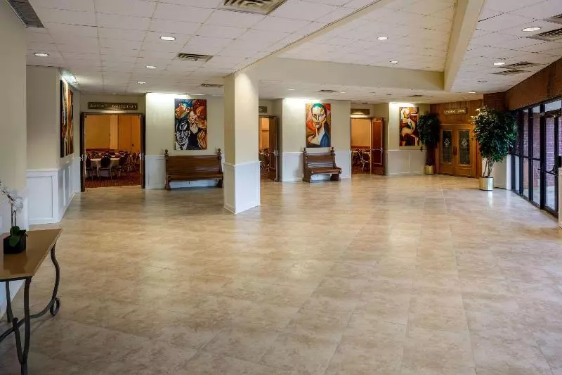 ホテル Days Inn & Suites By Wyndham Tallahassee Conf Center I 10