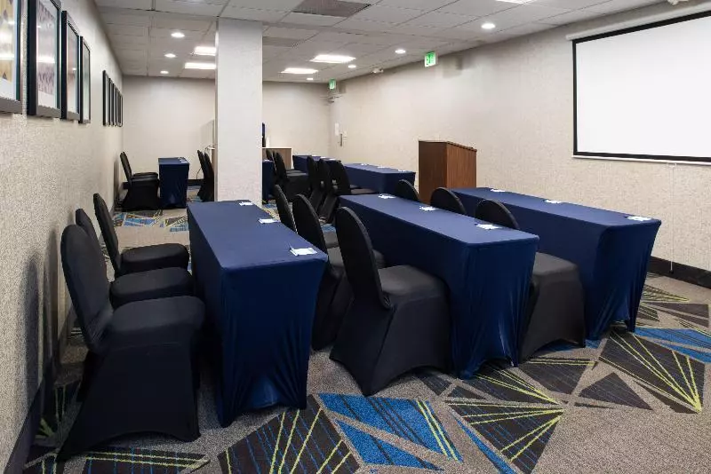 فندق Holiday Inn Express Los Angeles Downtown West By Ihg