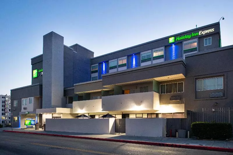 فندق Holiday Inn Express Los Angeles Downtown West By Ihg