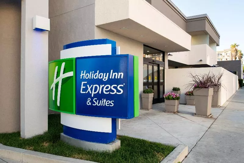 فندق Holiday Inn Express Los Angeles Downtown West By Ihg