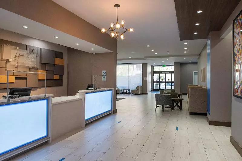 فندق Holiday Inn Express Los Angeles Downtown West By Ihg
