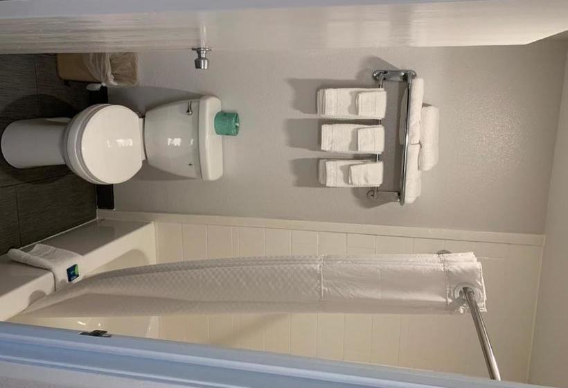 Otel Magnuson  East Syracuse