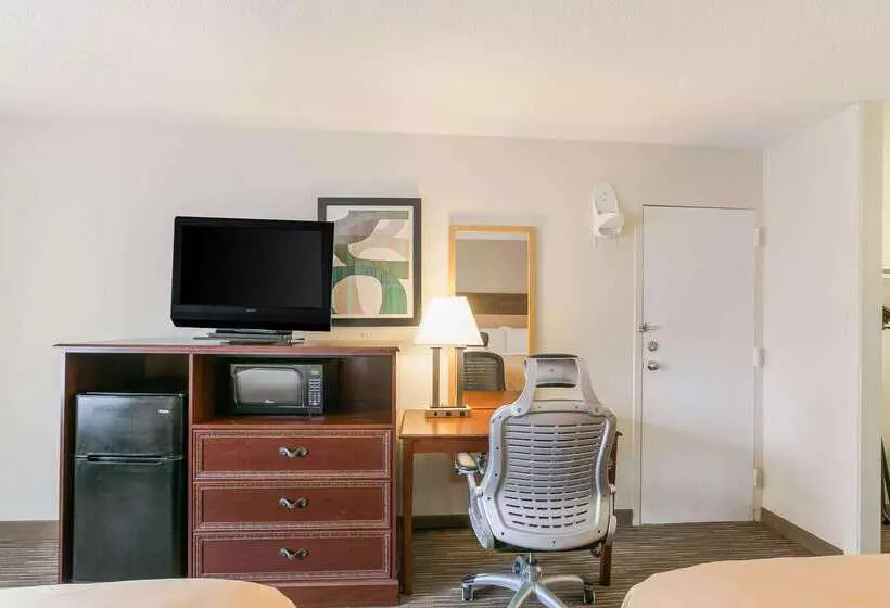 호텔 Quality Inn & Suites Near Lake Eufaula